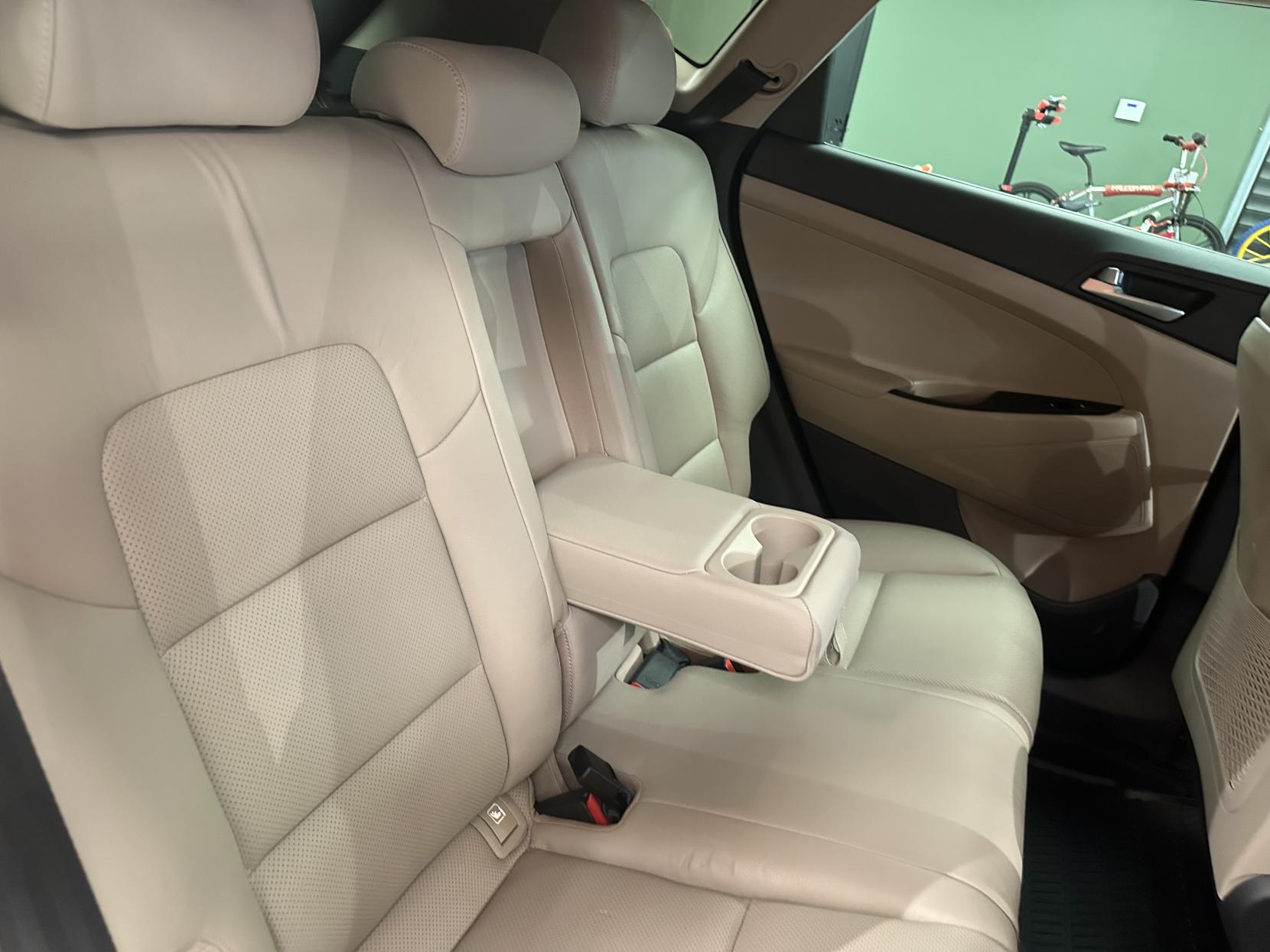 Hyundai TUCSON 1.7 CRDi Blue Drive Premium SUV 5dr Diesel Manual Euro 6 (s/s) (116 ps)