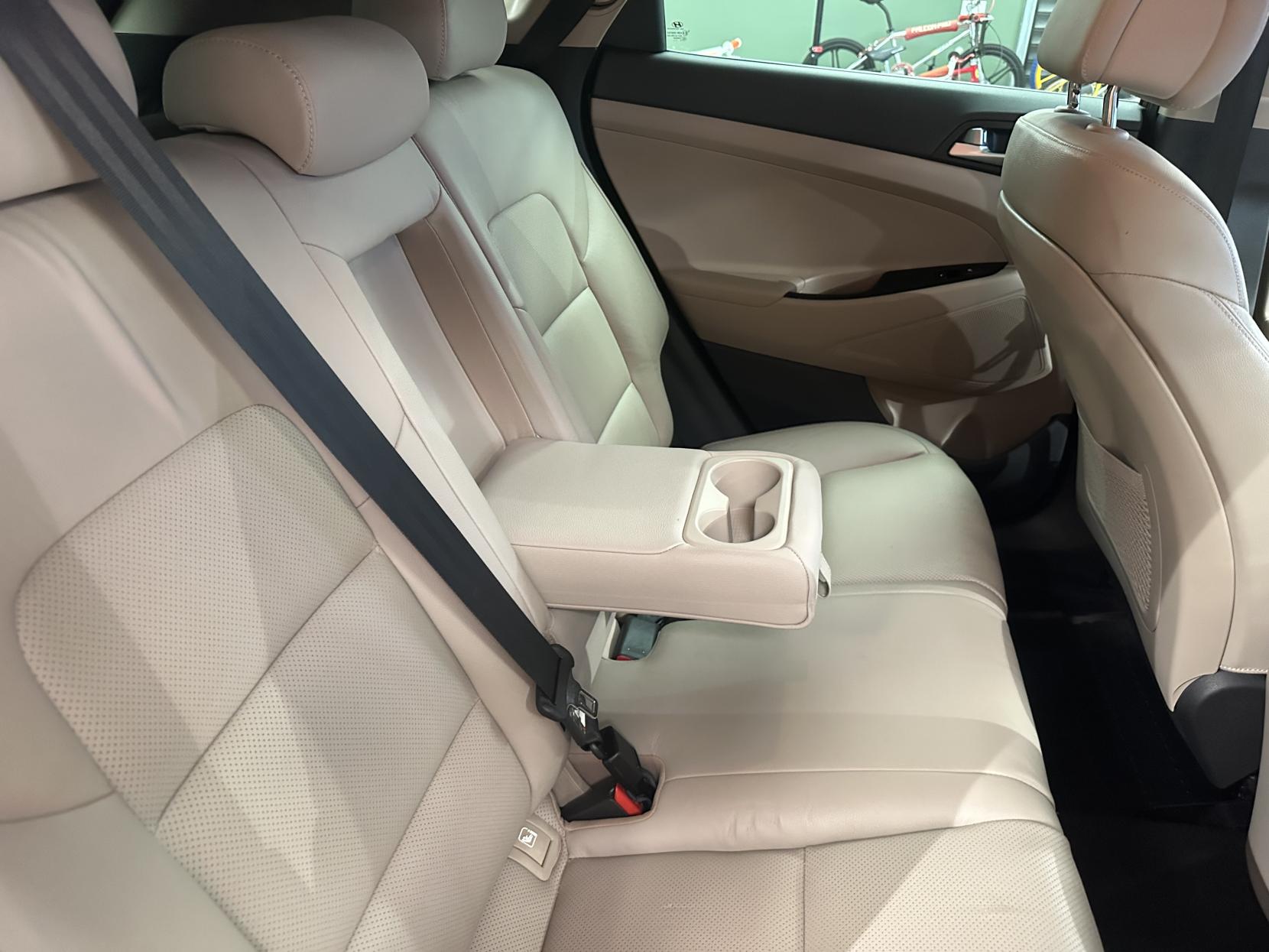 Hyundai TUCSON 1.7 CRDi Blue Drive Premium SUV 5dr Diesel Manual Euro 6 (s/s) (116 ps)