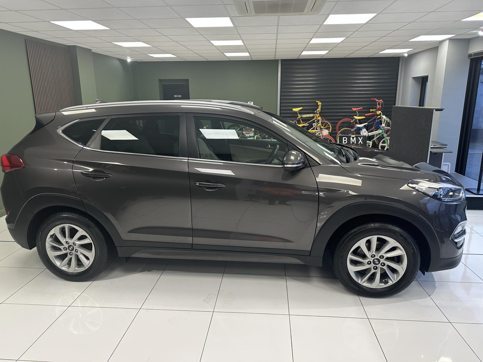 Hyundai TUCSON 1.7 CRDi Blue Drive Premium SUV 5dr Diesel Manual Euro 6 (s/s) (116 ps)