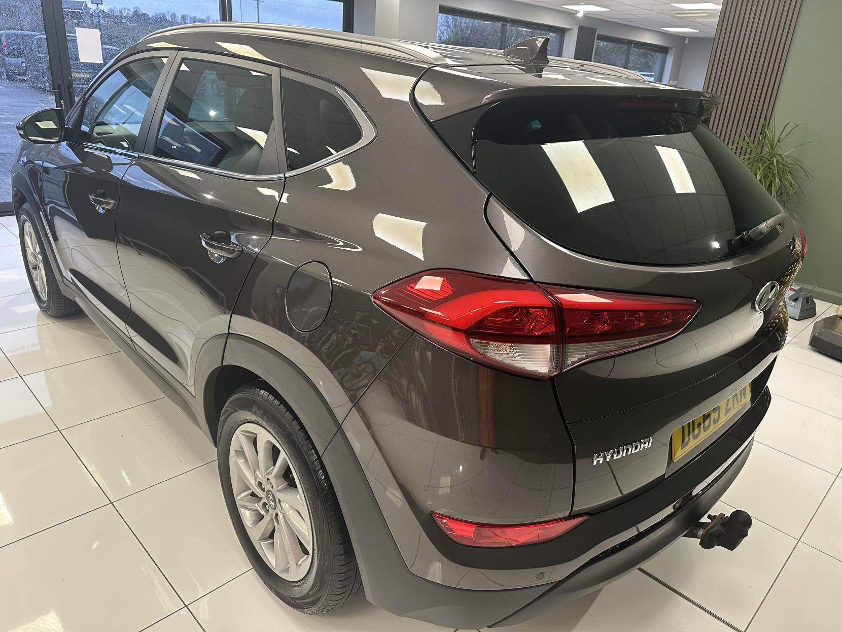 Hyundai TUCSON 1.7 CRDi Blue Drive Premium SUV 5dr Diesel Manual Euro 6 (s/s) (116 ps)