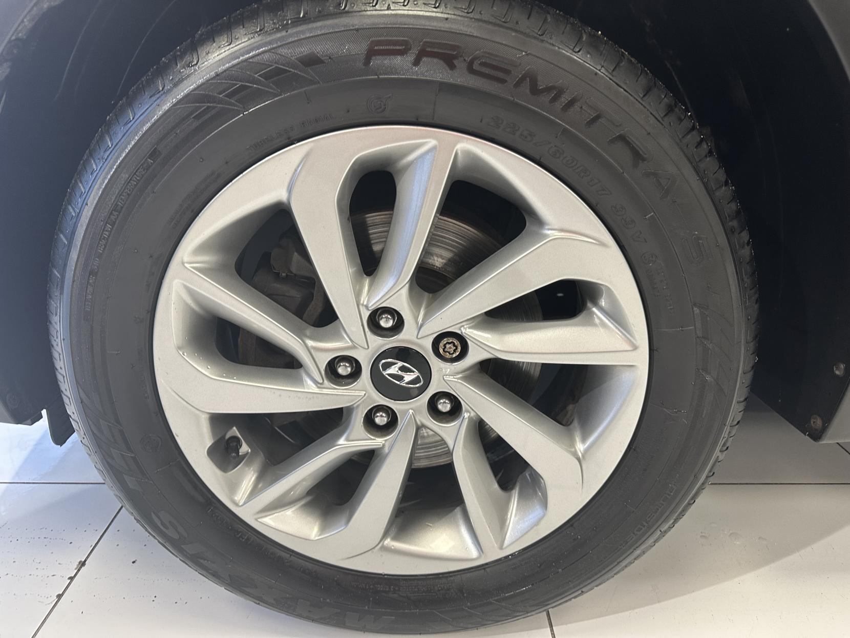 Hyundai TUCSON 1.7 CRDi Blue Drive Premium SUV 5dr Diesel Manual Euro 6 (s/s) (116 ps)