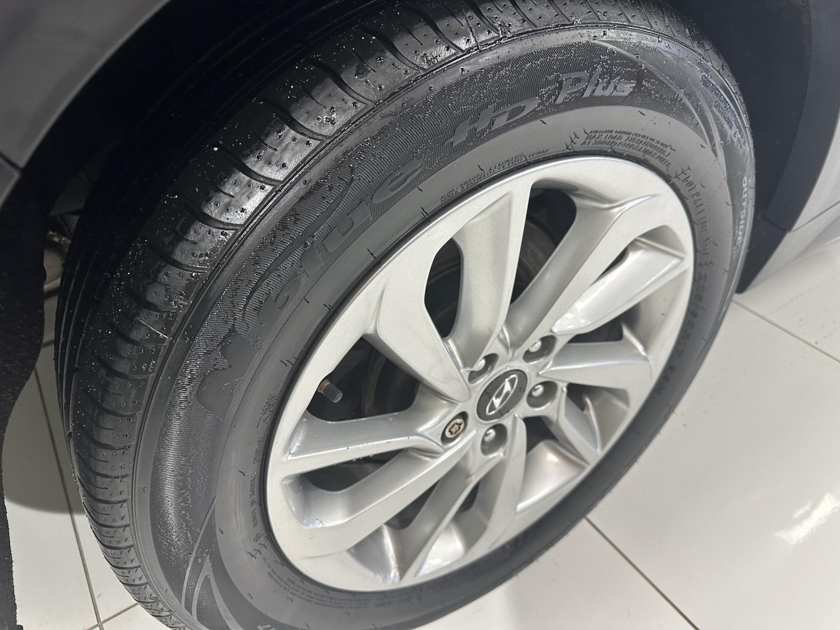 Hyundai TUCSON 1.7 CRDi Blue Drive Premium SUV 5dr Diesel Manual Euro 6 (s/s) (116 ps)