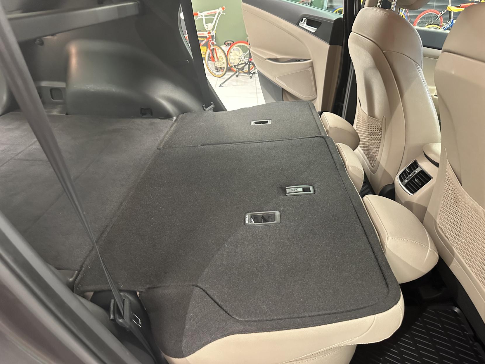 Hyundai TUCSON 1.7 CRDi Blue Drive Premium SUV 5dr Diesel Manual Euro 6 (s/s) (116 ps)