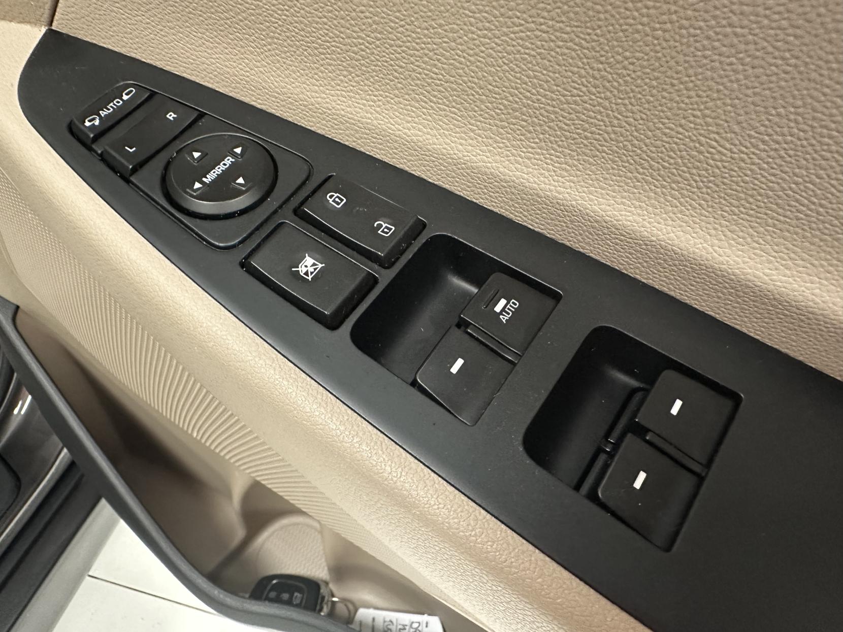 Hyundai TUCSON 1.7 CRDi Blue Drive Premium SUV 5dr Diesel Manual Euro 6 (s/s) (116 ps)