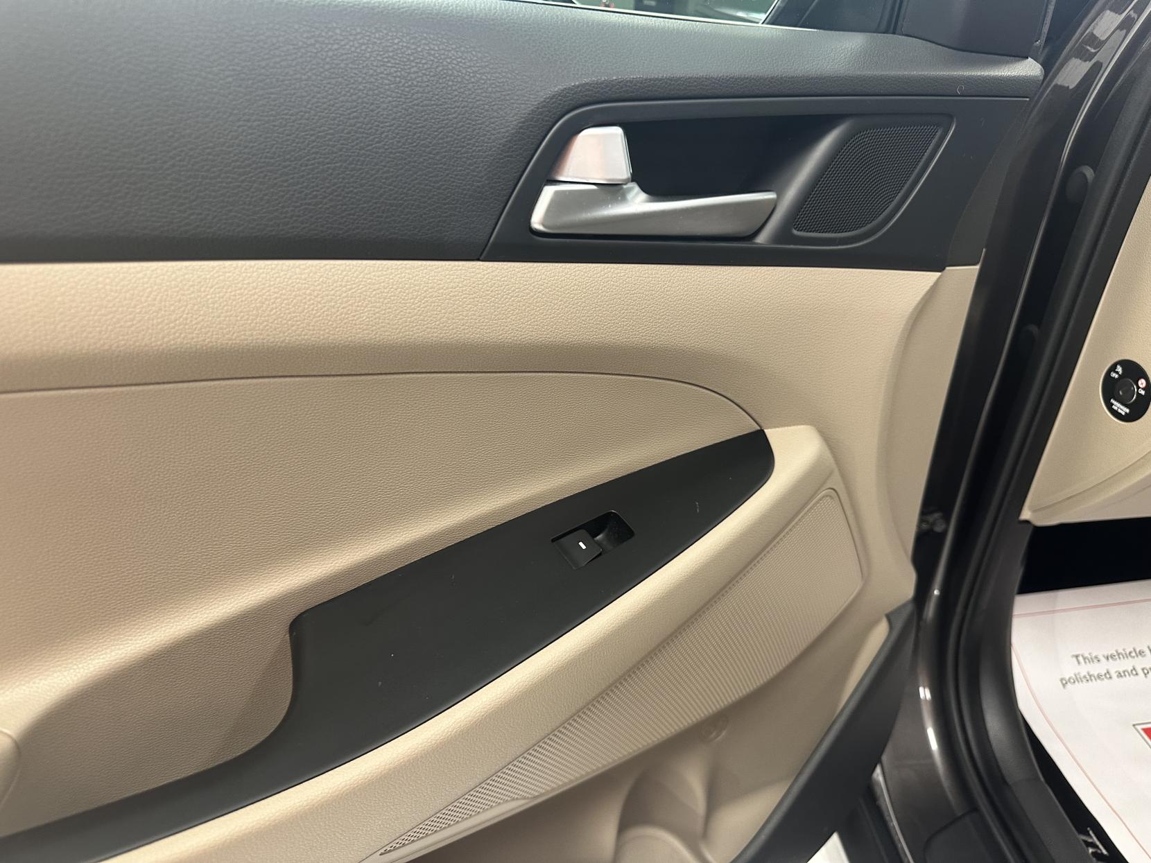 Hyundai TUCSON 1.7 CRDi Blue Drive Premium SUV 5dr Diesel Manual Euro 6 (s/s) (116 ps)