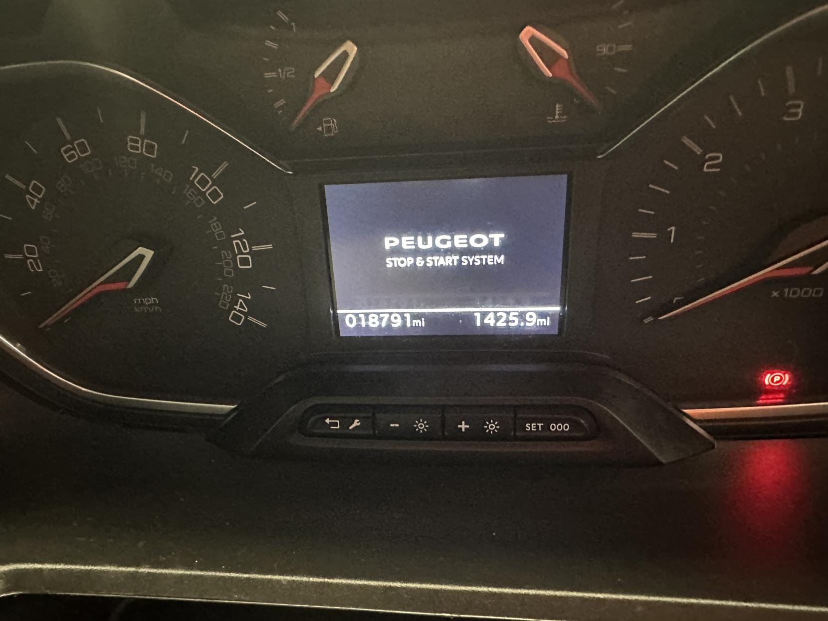 Peugeot Rifter **RARE XL SIZE AUTOMATIC MICRO CAMPER!! **1.5 BlueHDi Allure Long MPV 5dr Diesel EAT Euro 6  (130 ps)