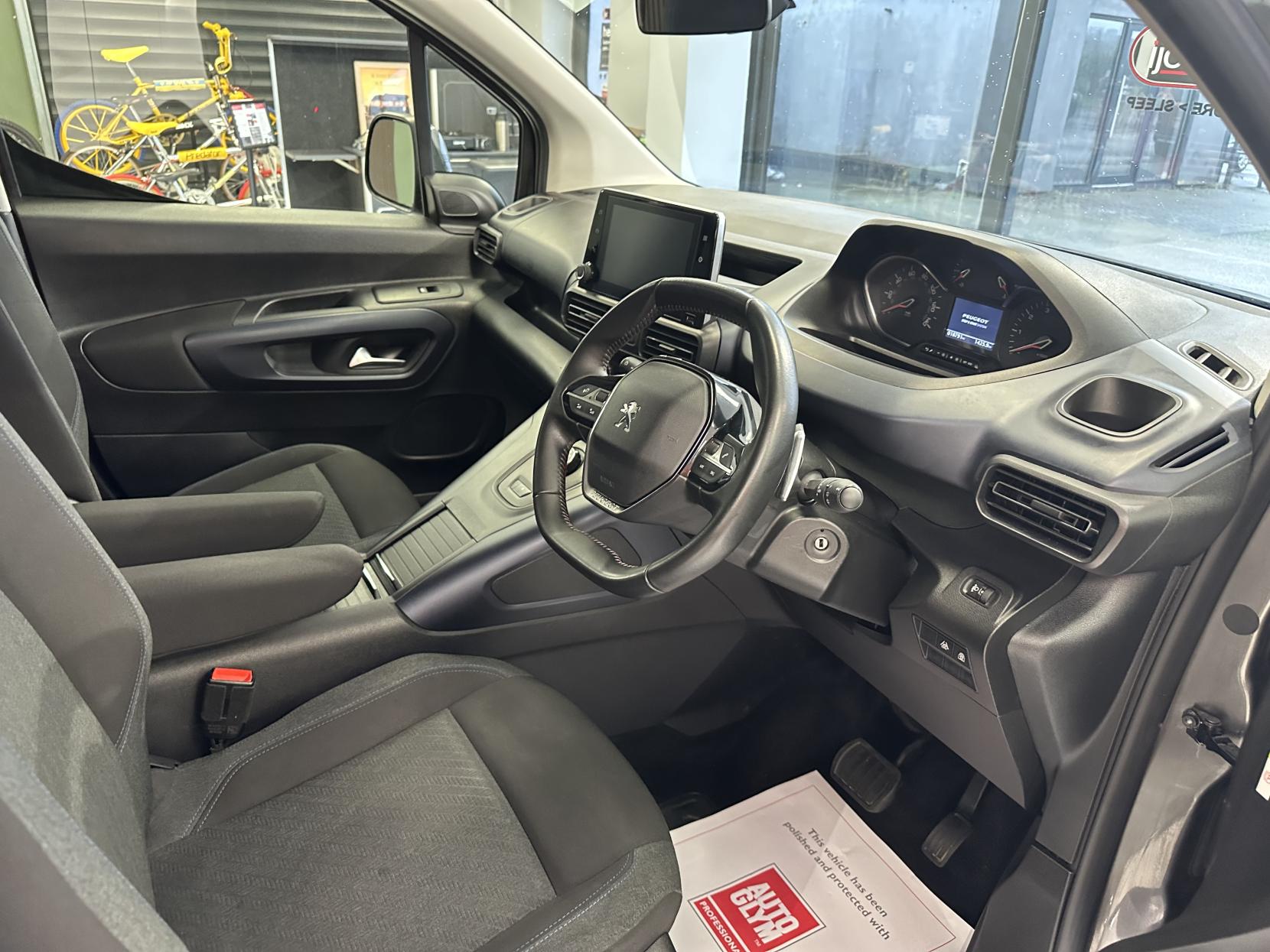 Peugeot Rifter **RARE XL SIZE AUTOMATIC MICRO CAMPER!! **1.5 BlueHDi Allure Long MPV 5dr Diesel EAT Euro 6  (130 ps)