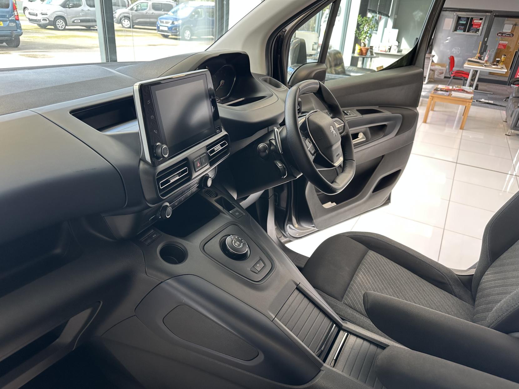 Peugeot Rifter **RARE XL SIZE AUTOMATIC MICRO CAMPER!! **1.5 BlueHDi Allure Long MPV 5dr Diesel EAT Euro 6  (130 ps)