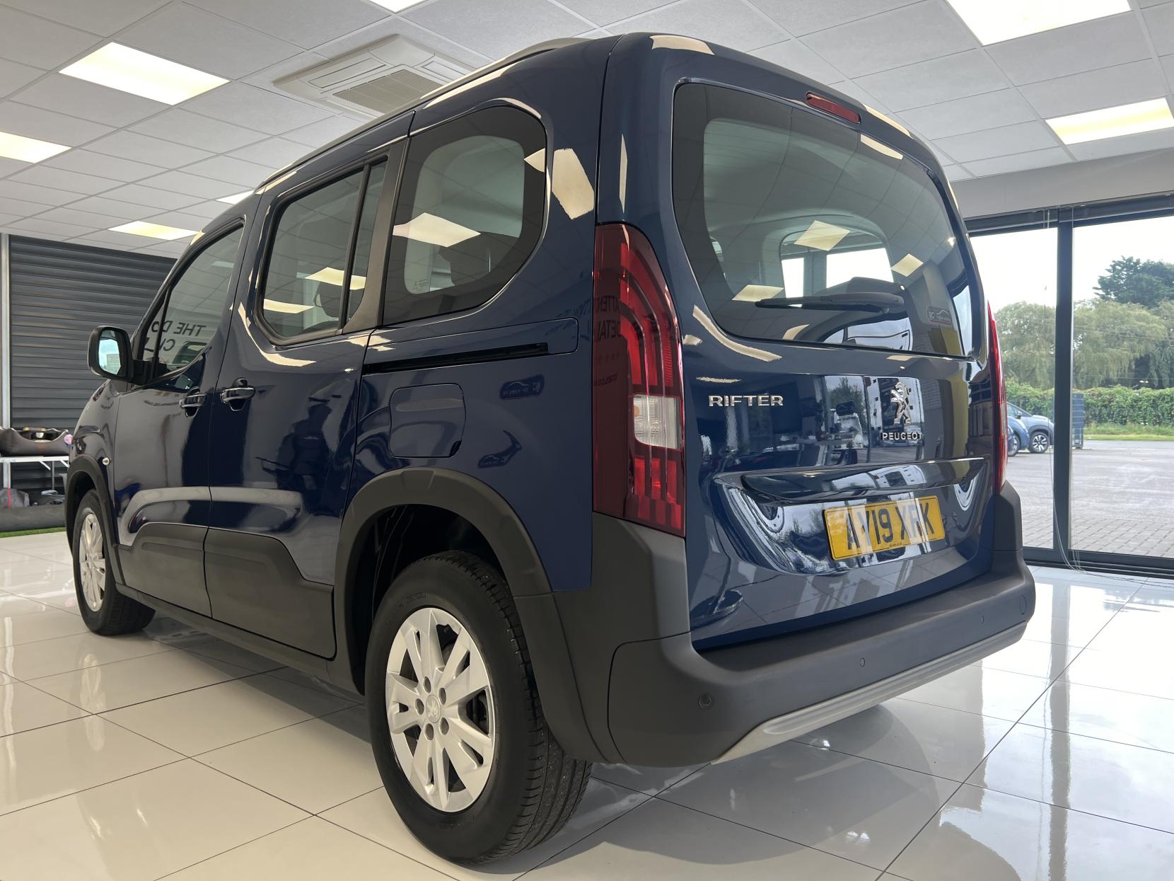 Peugeot Rifter ** NEW PRICE! SAVE £500 ** - 1.5 BlueHDi Allure Standard MPV 5dr Diesel EAT Euro 6 (s/s) (130 ps)