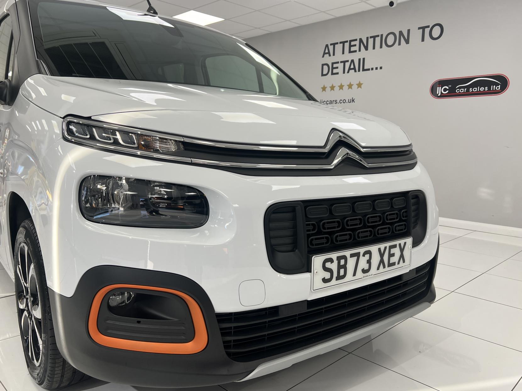 Citroen Berlingo * SAVE £2,000 **AUTO WITH DELIV MILES!** A very rare opportunity to buy a top spec AUTOMATIC Diesel 1.5 BlueHDi Flair XTR EAT8 (NOT A VAN! -it's a 5 seat MPV car!)