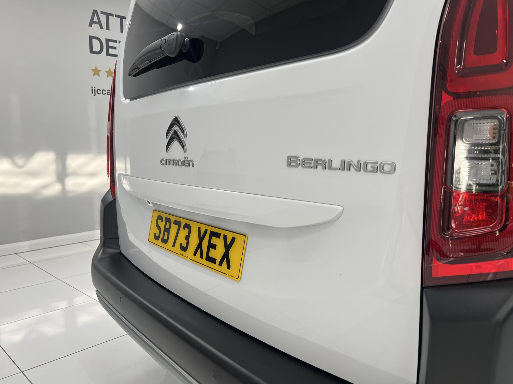 Citroen Berlingo * SAVE £2,000 **AUTO WITH DELIV MILES!** A very rare opportunity to buy a top spec AUTOMATIC Diesel 1.5 BlueHDi Flair XTR EAT8 (NOT A VAN! -it's a 5 seat MPV car!)