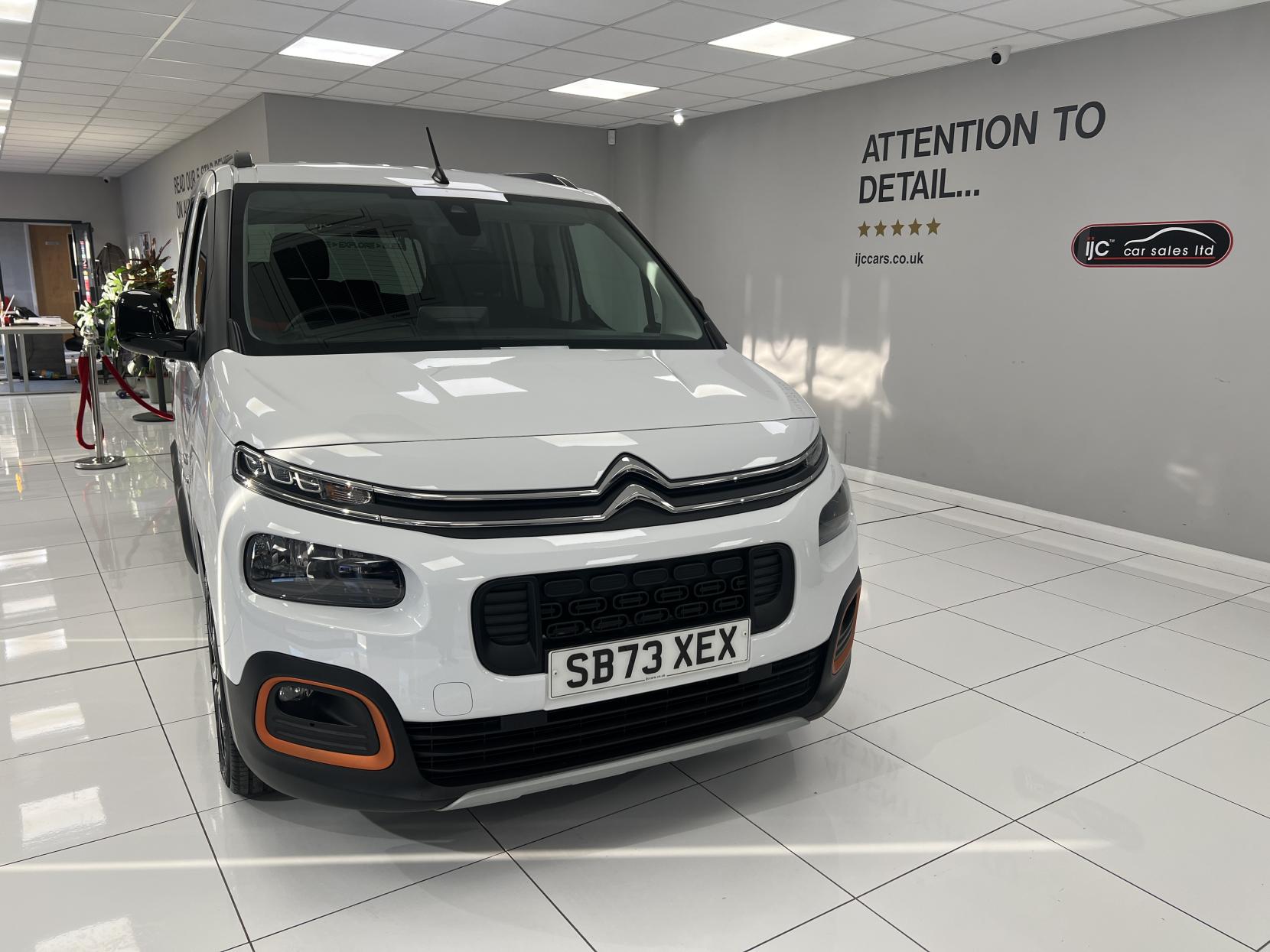 Citroen Berlingo * SAVE £2,000 **AUTO WITH DELIV MILES!** A very rare opportunity to buy a top spec AUTOMATIC Diesel 1.5 BlueHDi Flair XTR EAT8 (NOT A VAN! -it's a 5 seat MPV car!)