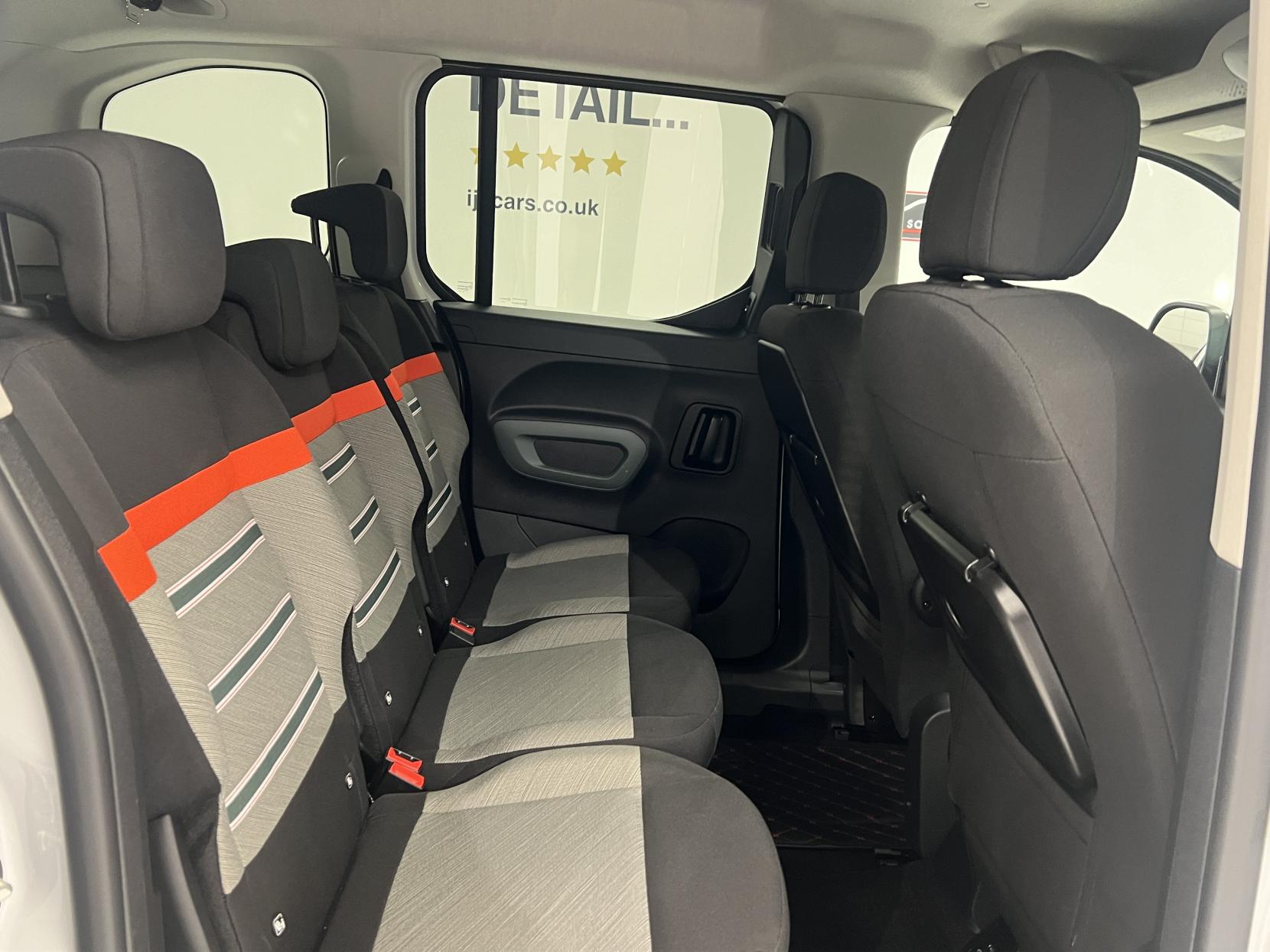 Citroen Berlingo * SAVE £2,000 **AUTO WITH DELIV MILES!** A very rare opportunity to buy a top spec AUTOMATIC Diesel 1.5 BlueHDi Flair XTR EAT8 (NOT A VAN! -it's a 5 seat MPV car!)