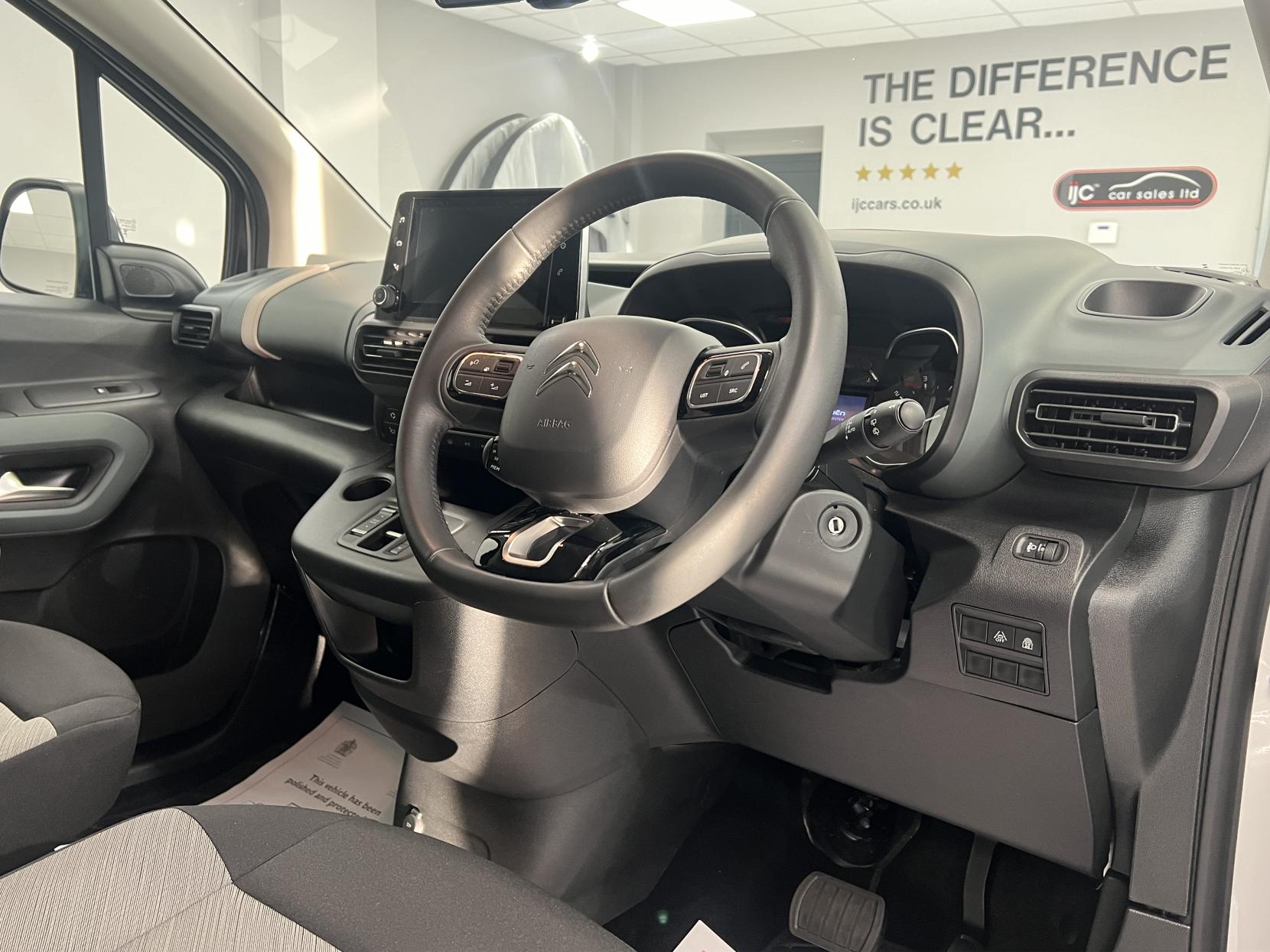 Citroen Berlingo * SAVE £2,000 **AUTO WITH DELIV MILES!** A very rare opportunity to buy a top spec AUTOMATIC Diesel 1.5 BlueHDi Flair XTR EAT8 (NOT A VAN! -it's a 5 seat MPV car!)