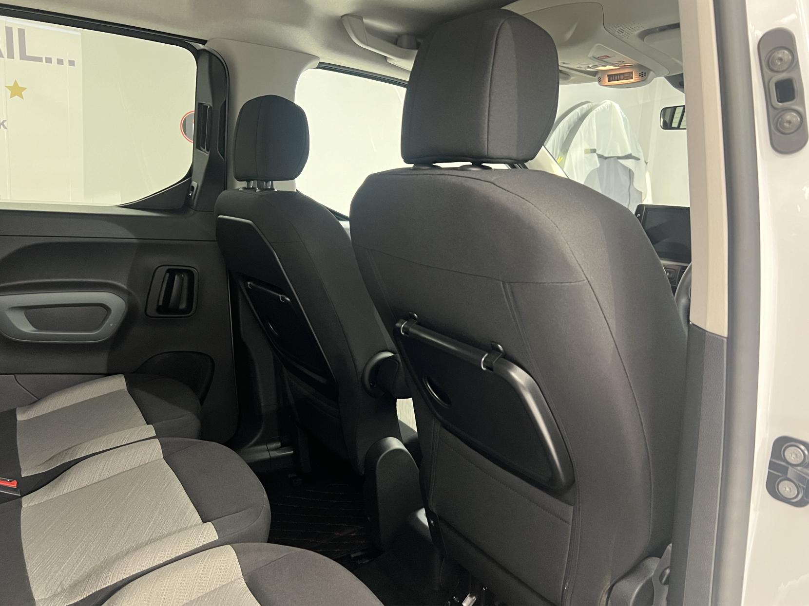 Citroen Berlingo * SAVE £2,000 **AUTO WITH DELIV MILES!** A very rare opportunity to buy a top spec AUTOMATIC Diesel 1.5 BlueHDi Flair XTR EAT8 (NOT A VAN! -it's a 5 seat MPV car!)