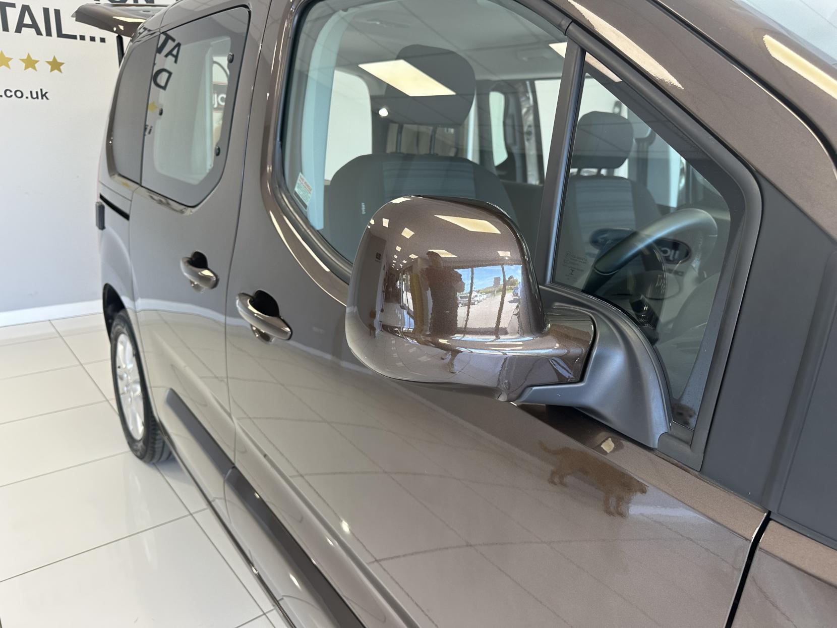 Vauxhall Combo Life AUTOMATIC MICRO CAMPER 1.5 Turbo D 130 BHP!