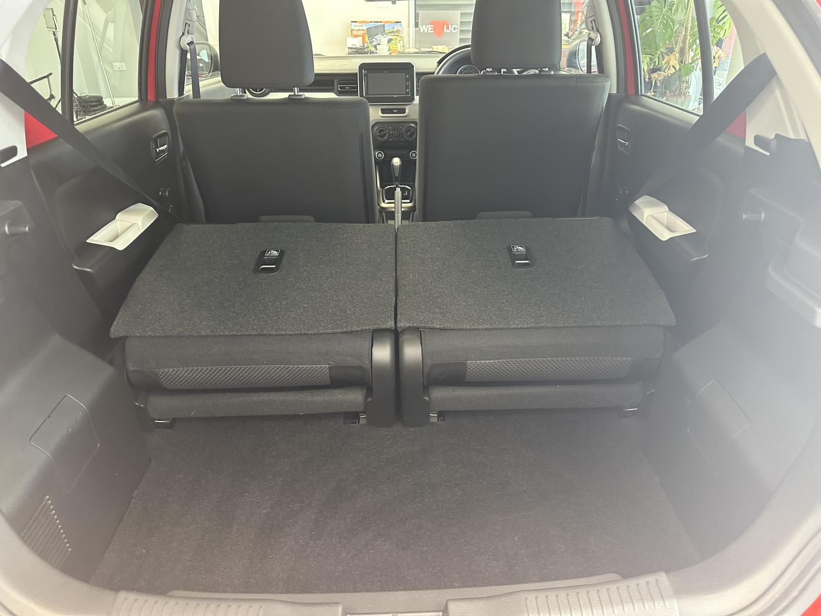 Suzuki Ignis RARE SMALL AUTO/1 LADY OWNER/JUST 26,477 MILES!      1.2 Dualjet SZ-T Hatchback 5dr Petrol AGS Auto Euro 6 (90 ps)
