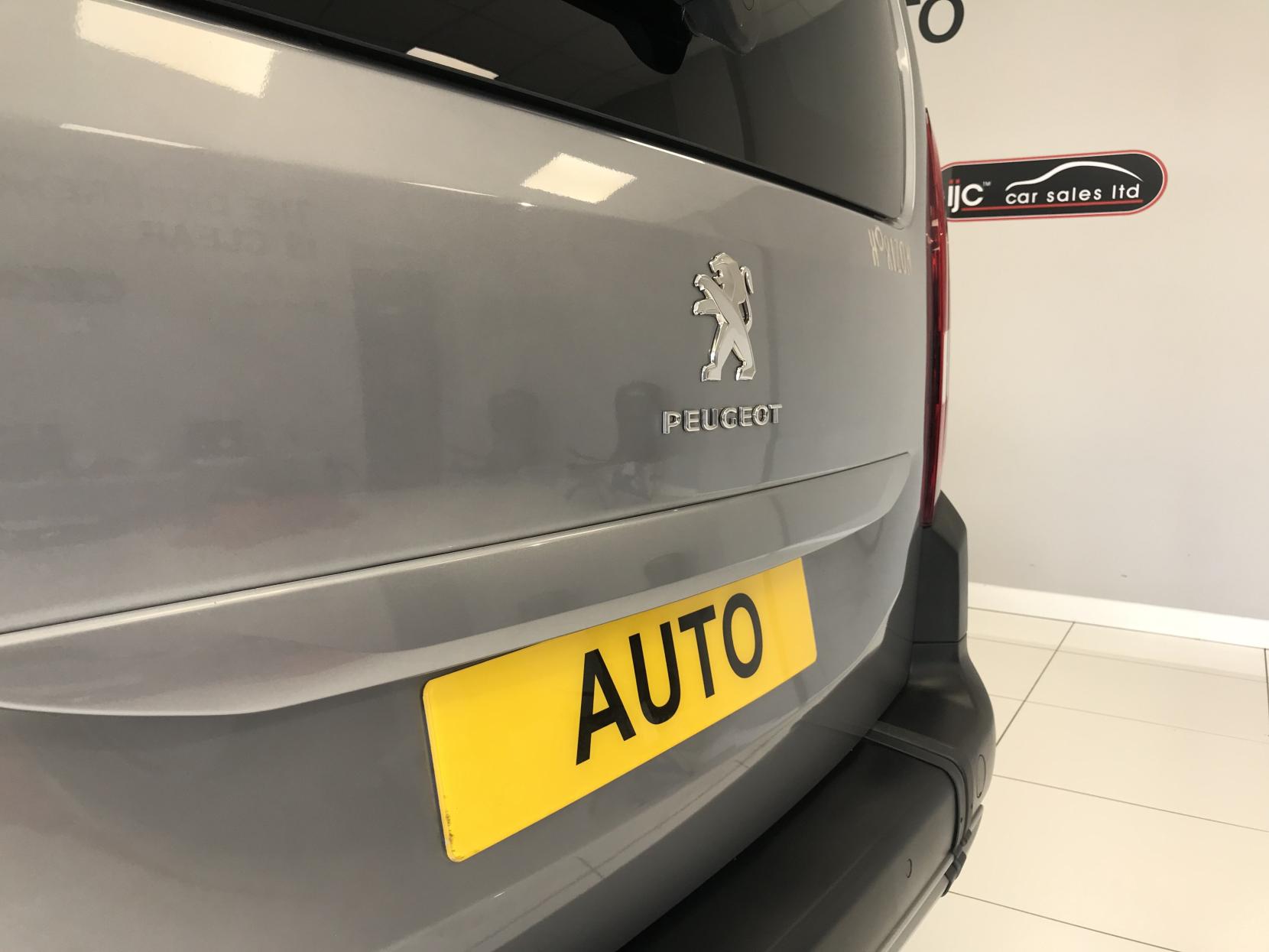 Peugeot Rifter RARE Petrol Automatic WAV with just 3,488 miles! 3 Seats carries 4 with wheelchair user - 1.2 130 BHP PureTech Allure Standard MPV 5dr Petrol EAT Euro 6 (s/s) (130 ps)