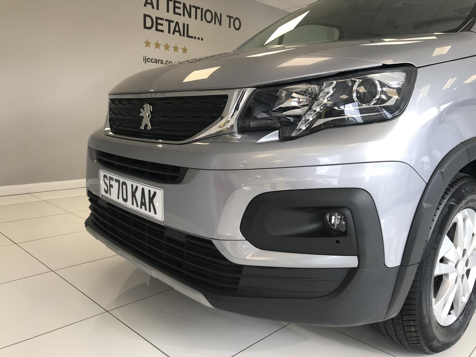 Peugeot Rifter RARE Petrol Automatic WAV with just 3,488 miles! 3 Seats carries 4 with wheelchair user - 1.2 130 BHP PureTech Allure Standard MPV 5dr Petrol EAT Euro 6 (s/s) (130 ps)